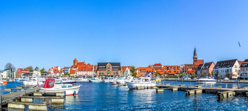 Hafen mit Blick auf die Altstadt Waren (Müritz)